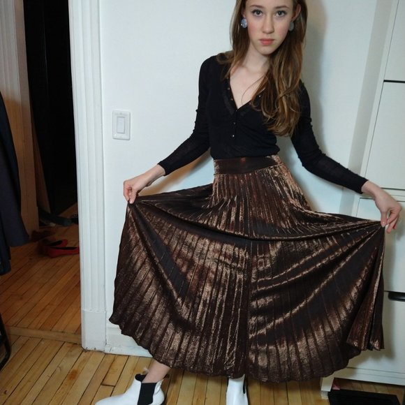 Chocolate brown pleated skirt mid-length XS like new - Picture 2 of 8